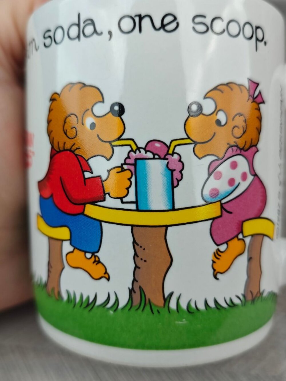 Vintage Berenstain Bears Ceramic Mug 3 1/2" Colorful Picnic Design White 1987 - Picture 8 of 9